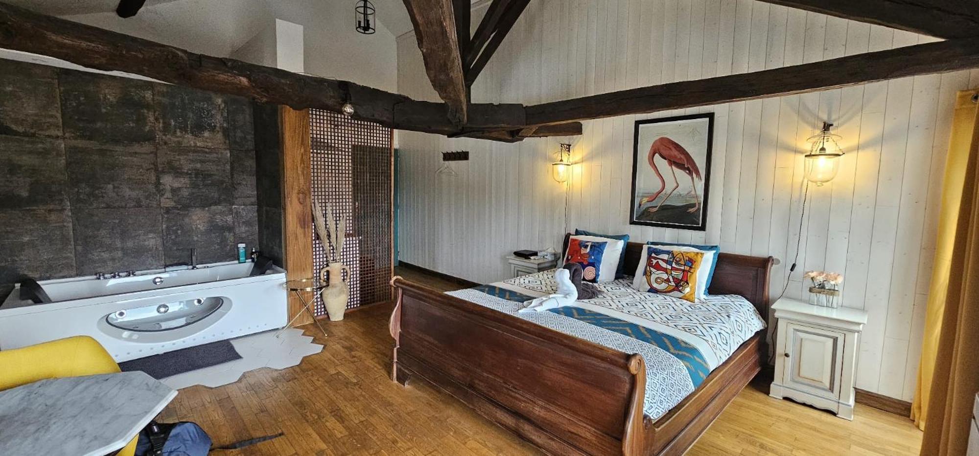 Suite Penthouse Romantique, Confolens, Charente Esterno foto